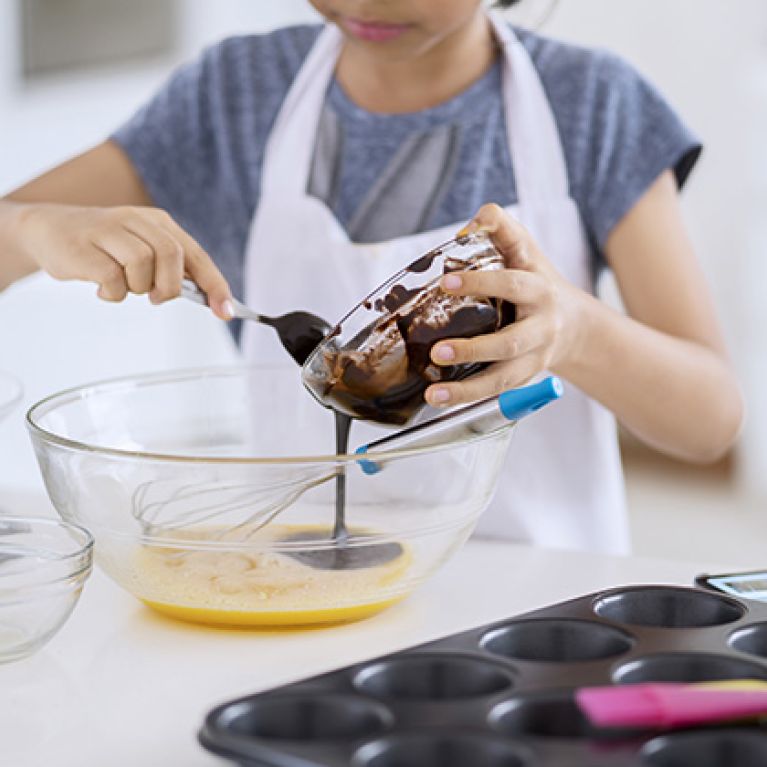 Ich backe für Opa einen Kuchen